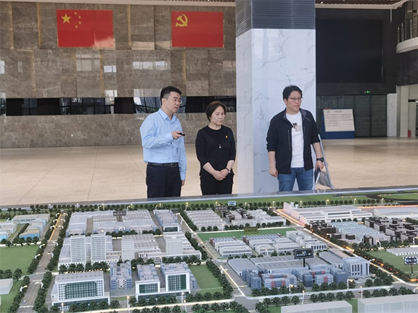 探索校企合作新路徑 攜手并進共謀發(fā)展｜沈陽開放大學黨委書記馬麗一行到集團開展交流座談